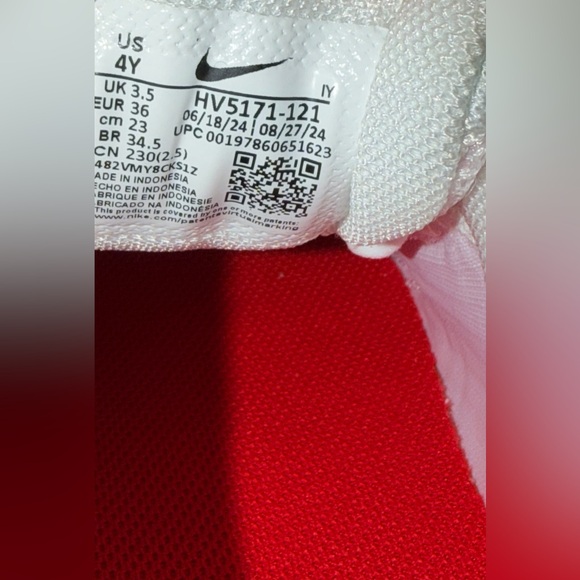 Nike Vomero 5 Valentine's Day White Red Pink HV5171-121 Size 4.5Y - Picture 8 of 10